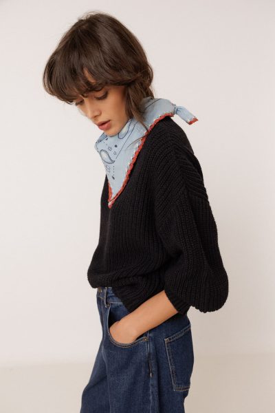 Indi& Cold BANDANA WITH CROCHET TRIM - Pale Blue or Carbon